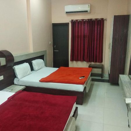Negi'S Grand By Wb Hotels Kanpur Exterior foto