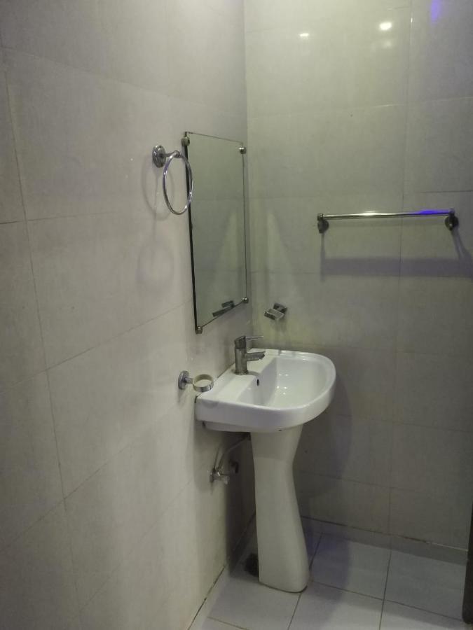 Negi'S Grand By Wb Hotels Kanpur Exterior foto