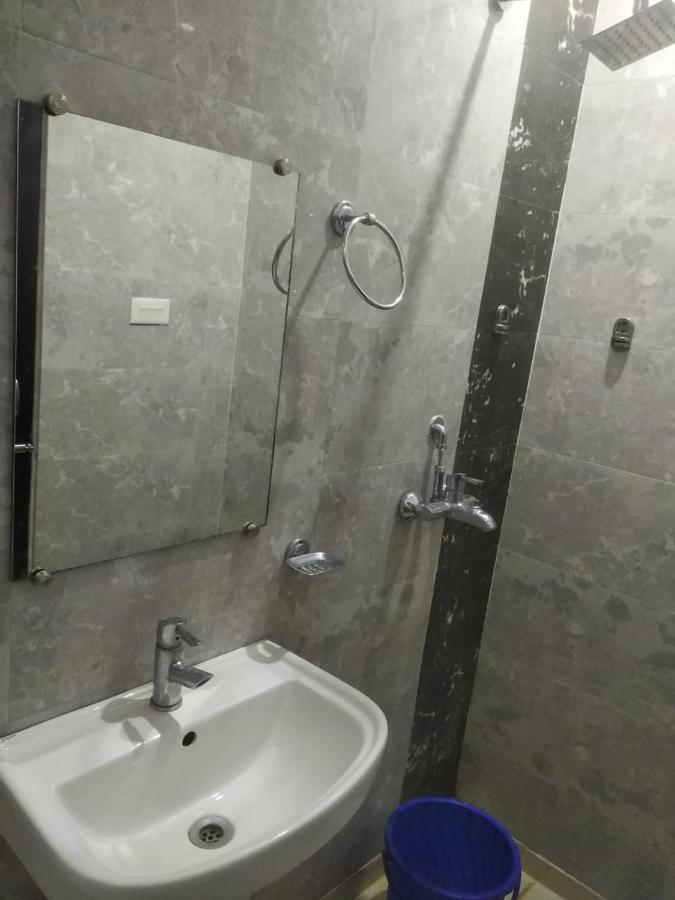 Negi'S Grand By Wb Hotels Kanpur Exterior foto